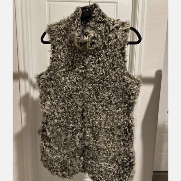 $1500 Theory Curly Lamb Fur Shearling Vest Sleeveless Jacket Size SM - Picture 1 of 10